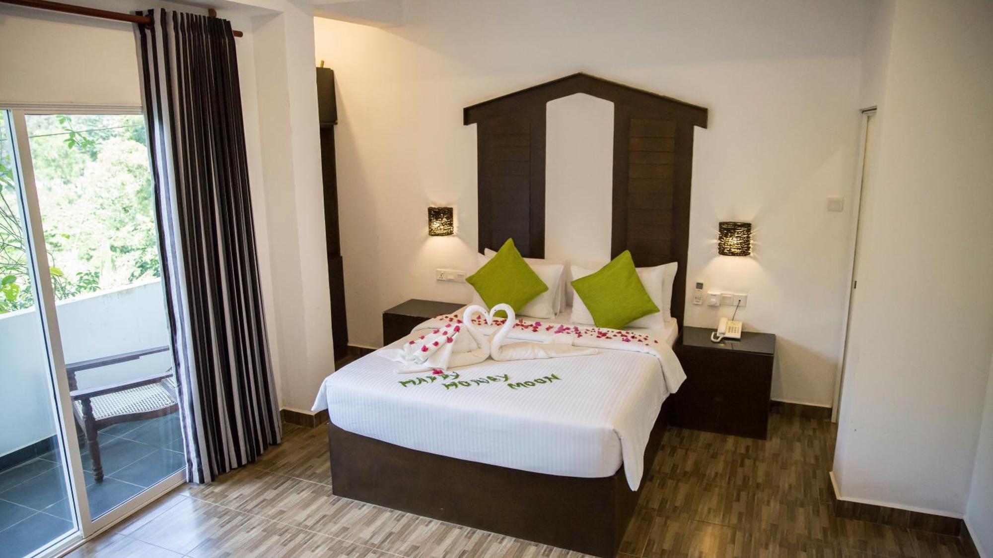 Sundaras Sigiriya Jungles Caves Resort Dambulla Exterior photo