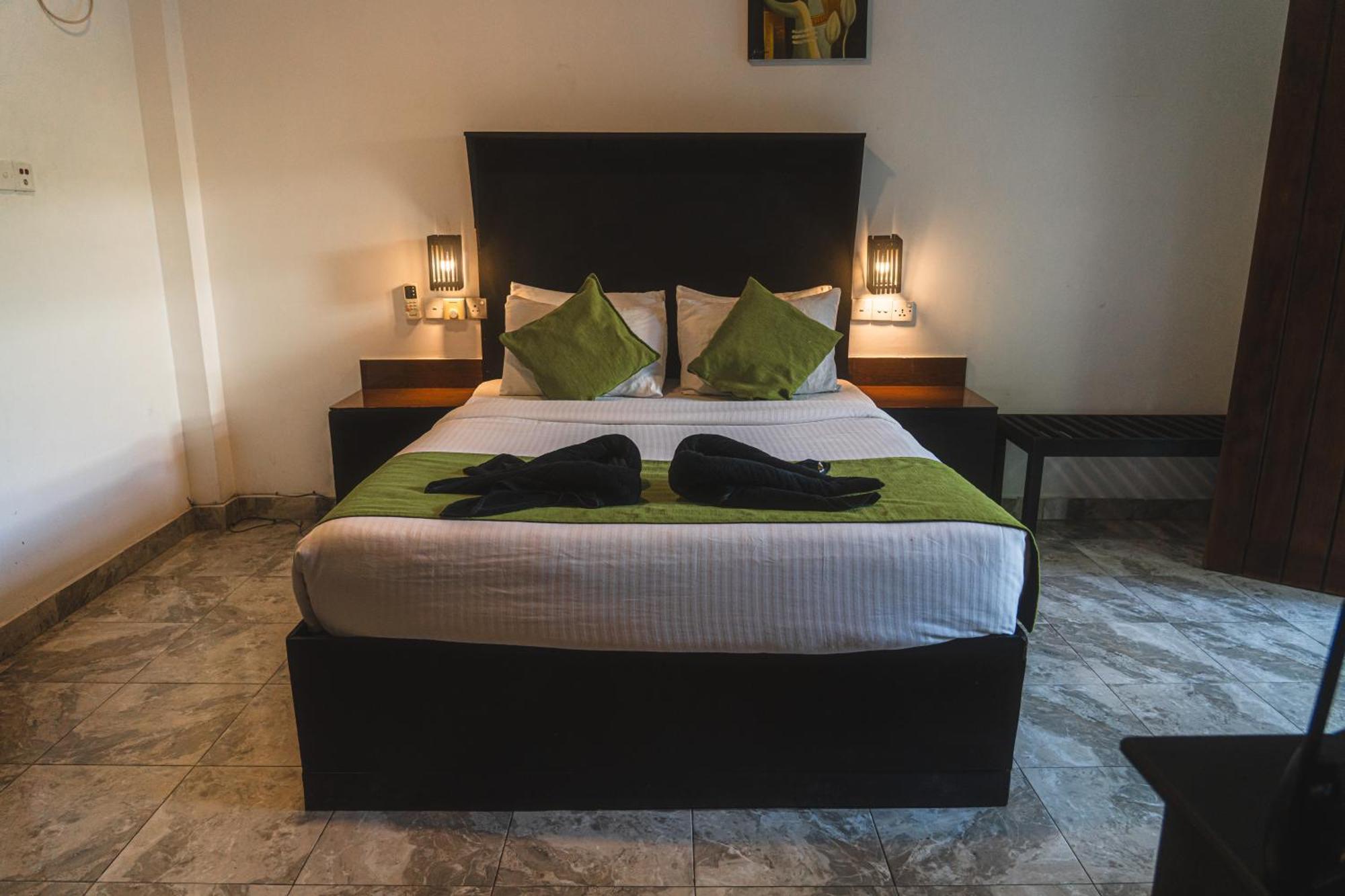 Sundaras Sigiriya Jungles Caves Resort Dambulla Exterior photo